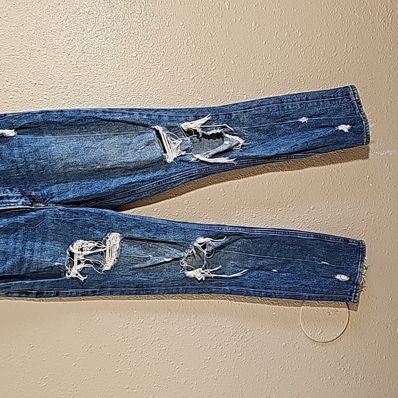 Abercrombie and Fitch The High Rise Mom Jean - Picture 3 of 6